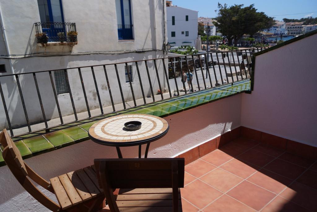 Hostal Marina Cadaques Hotell Rum bild