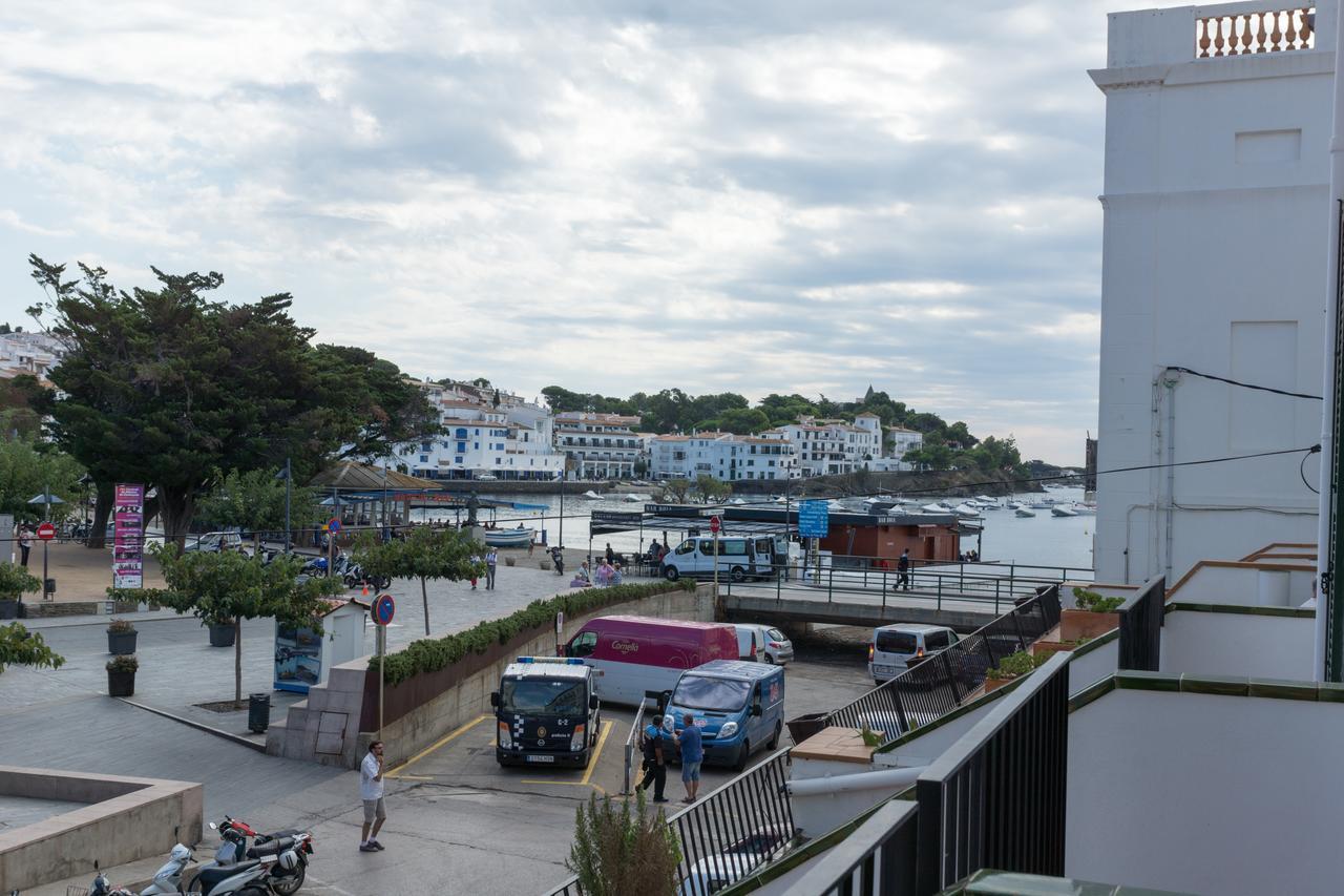 Hostal Marina Cadaques Hotell Exteriör bild